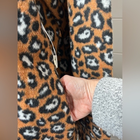 Simply Southern Shacket Womens XL Leopard Print Fuzzy Pockets Poly Versatile - Picture 5 of 15